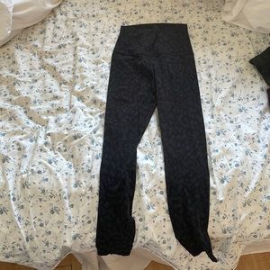 Black Camo Leopard lulu align size 2